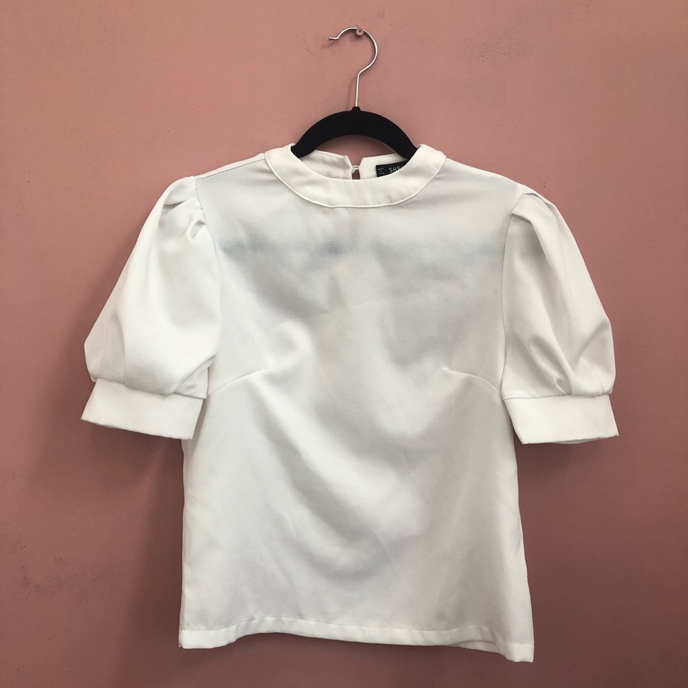 White puffy sleeve blouse